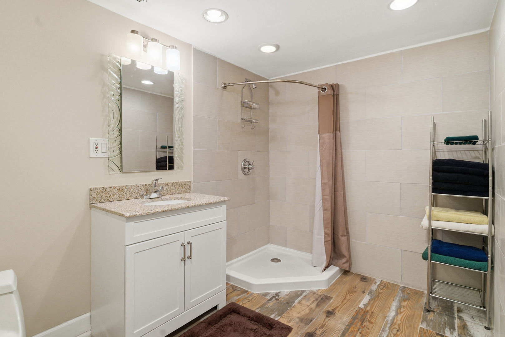 7910 Babb Avenue Property Photo 33