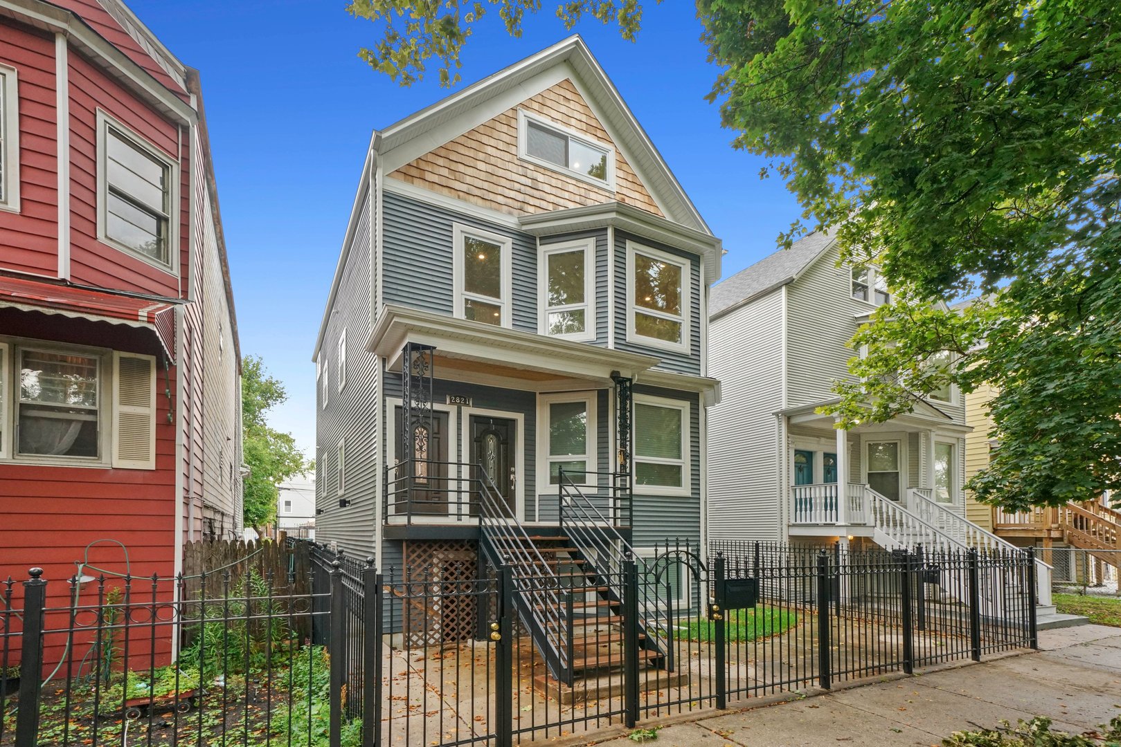2821 N Springfield Avenue Property Photo 1