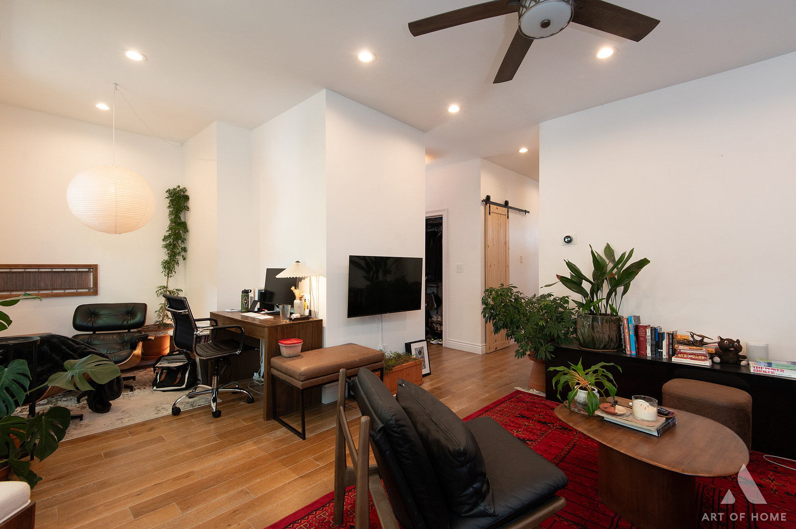 2821 N Springfield Avenue Property Photo 8