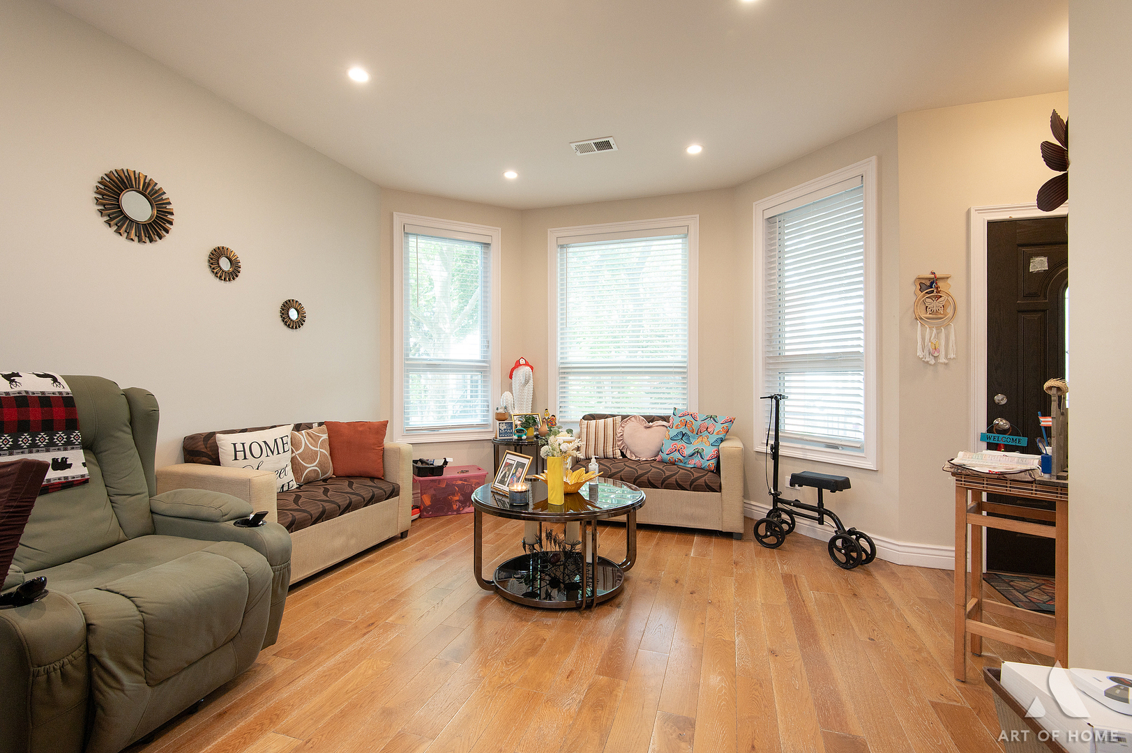 2821 N Springfield Avenue Property Photo 24