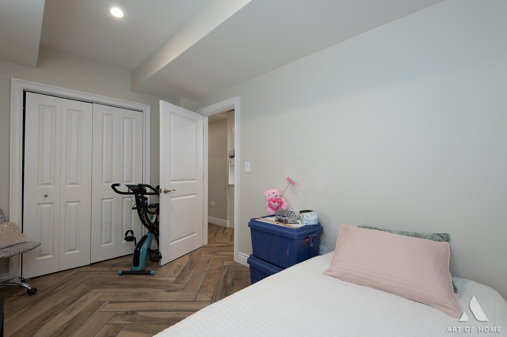 2821 N Springfield Avenue Property Photo 42
