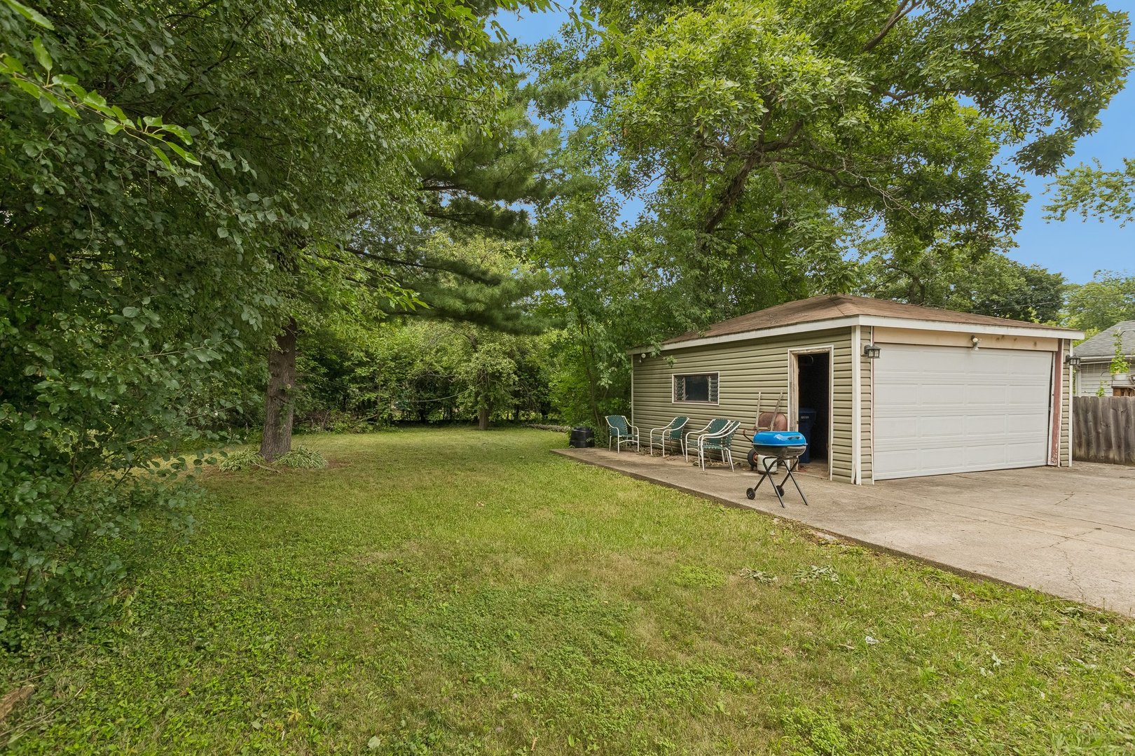 18156 W Timber Lane Property Photo 2