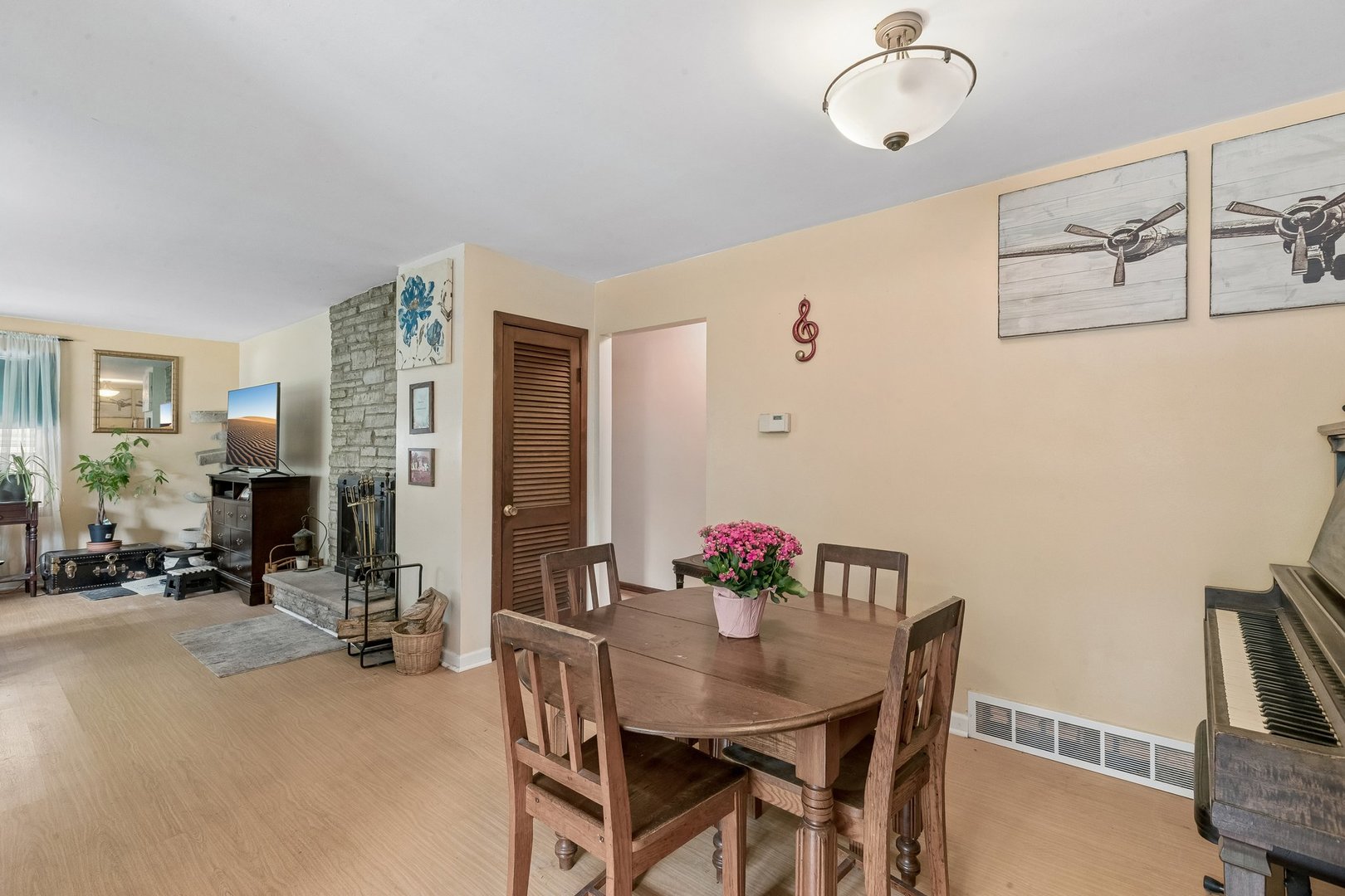 18156 W Timber Lane Property Photo 7