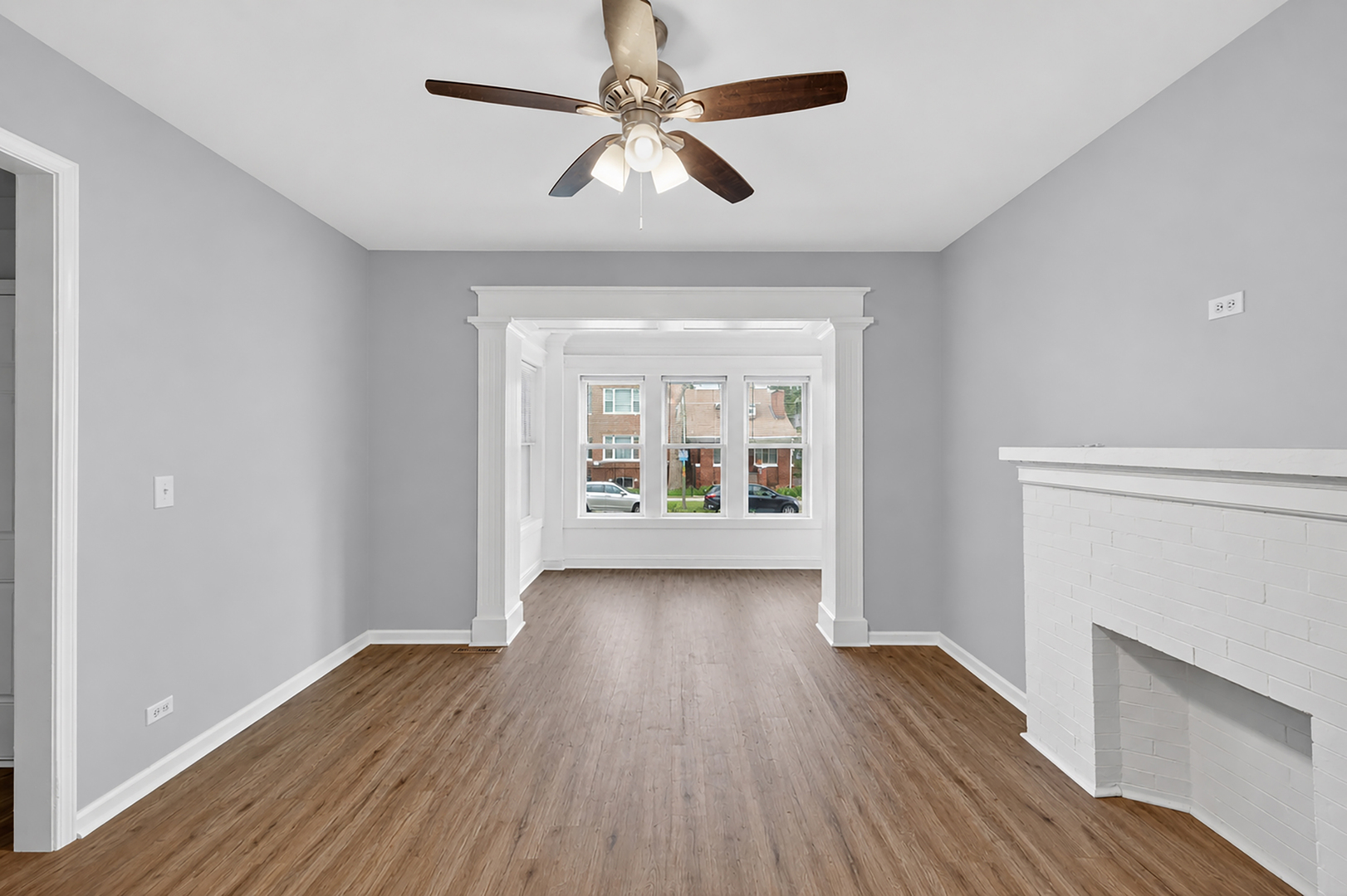 7406 S Crandon Avenue Property Photo 6