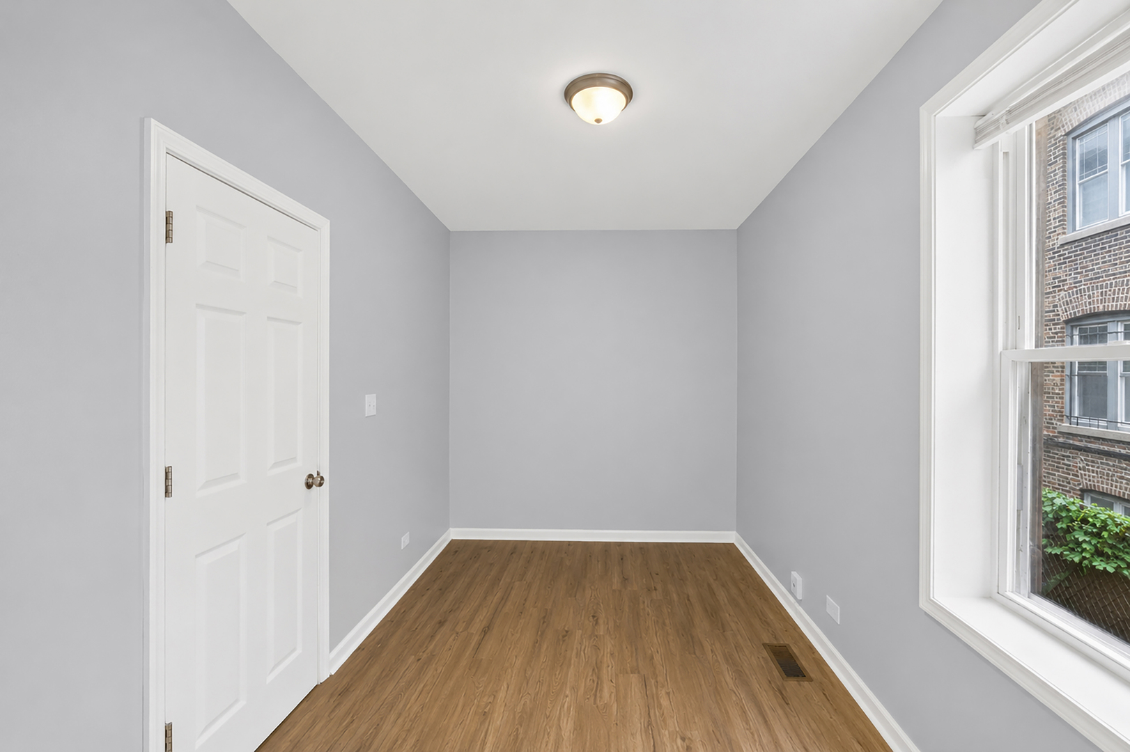 7406 S Crandon Avenue Property Photo 8