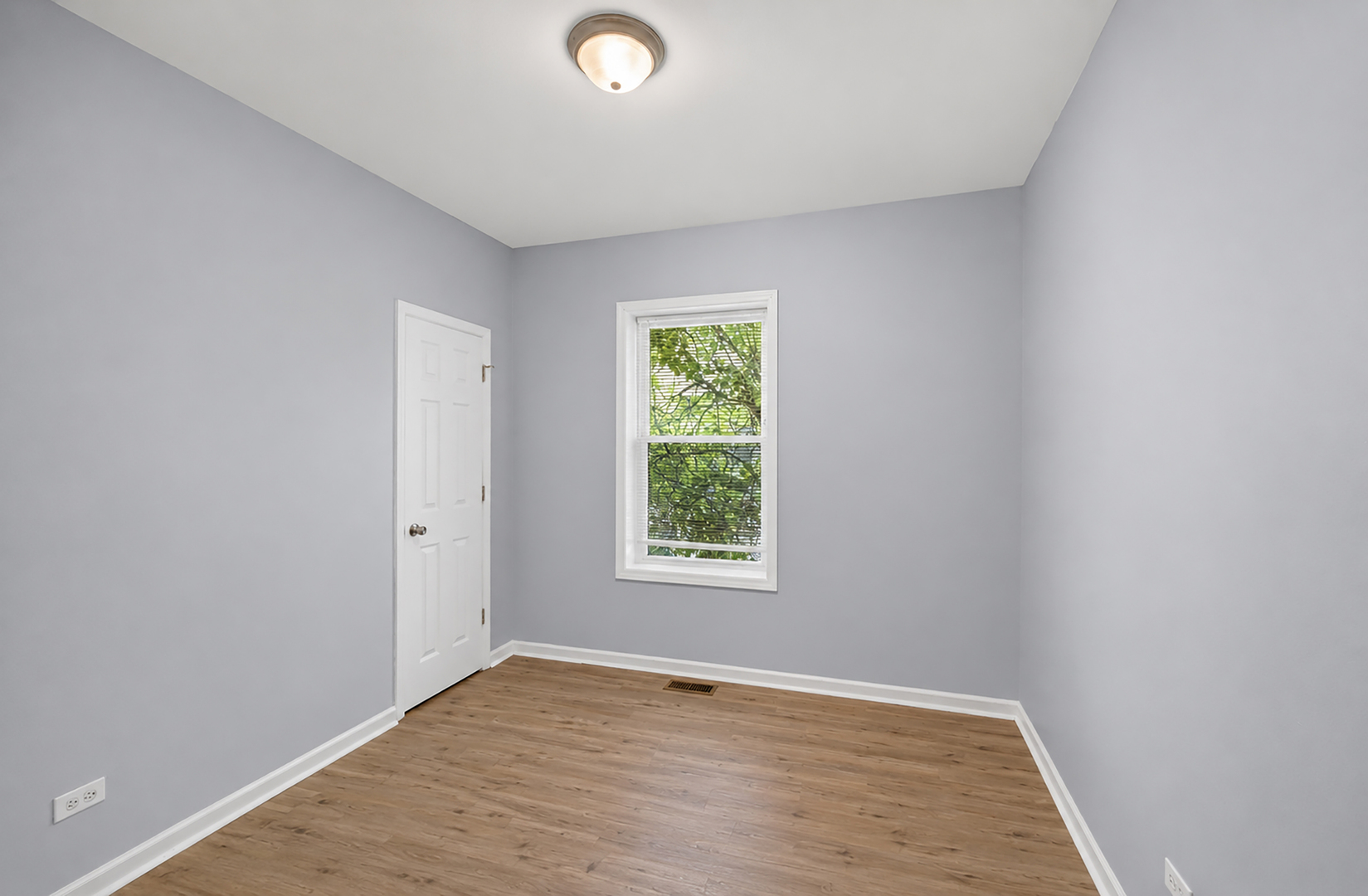 7406 S Crandon Avenue Property Photo 9