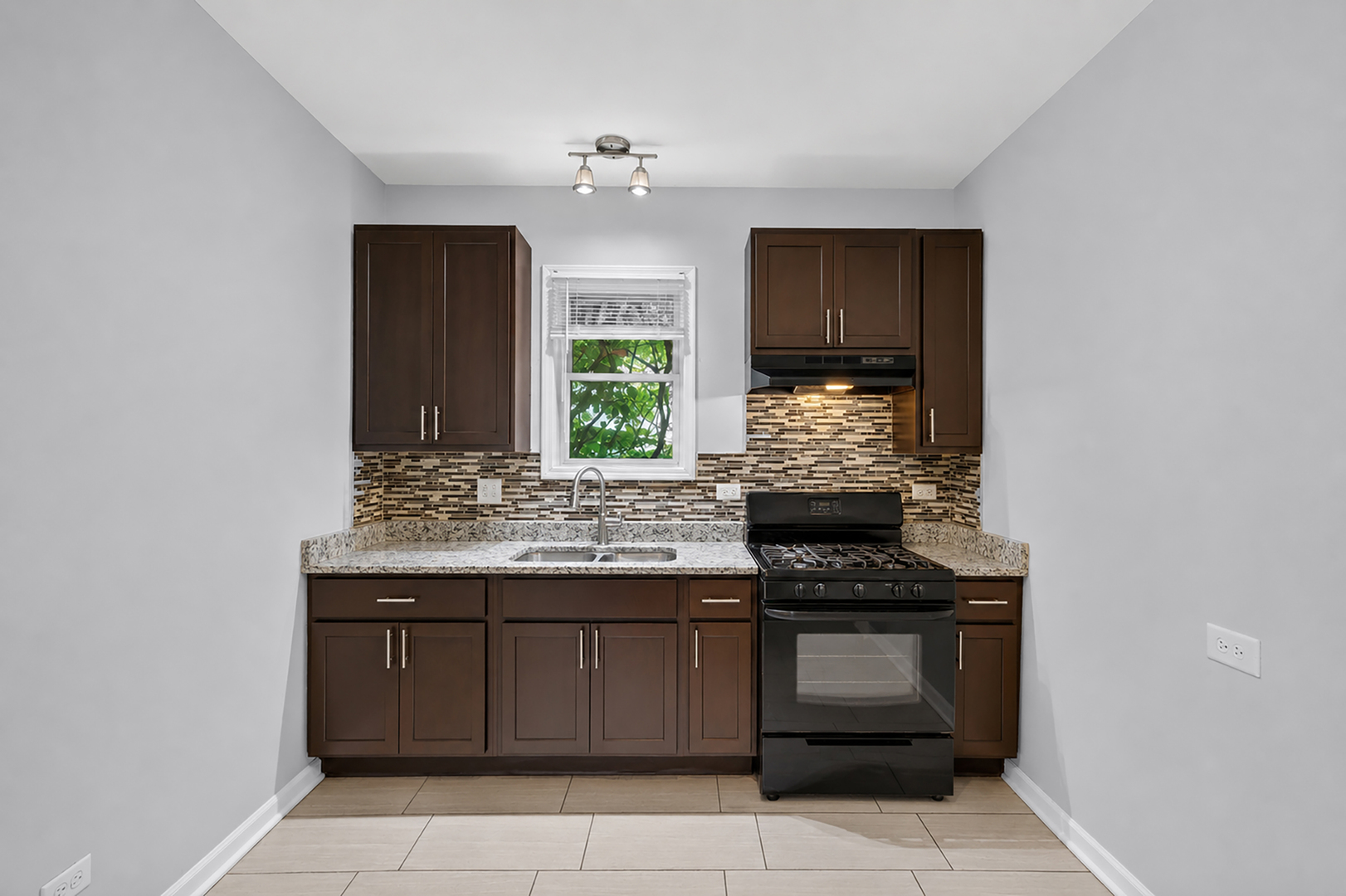 7406 S Crandon Avenue Property Photo 13