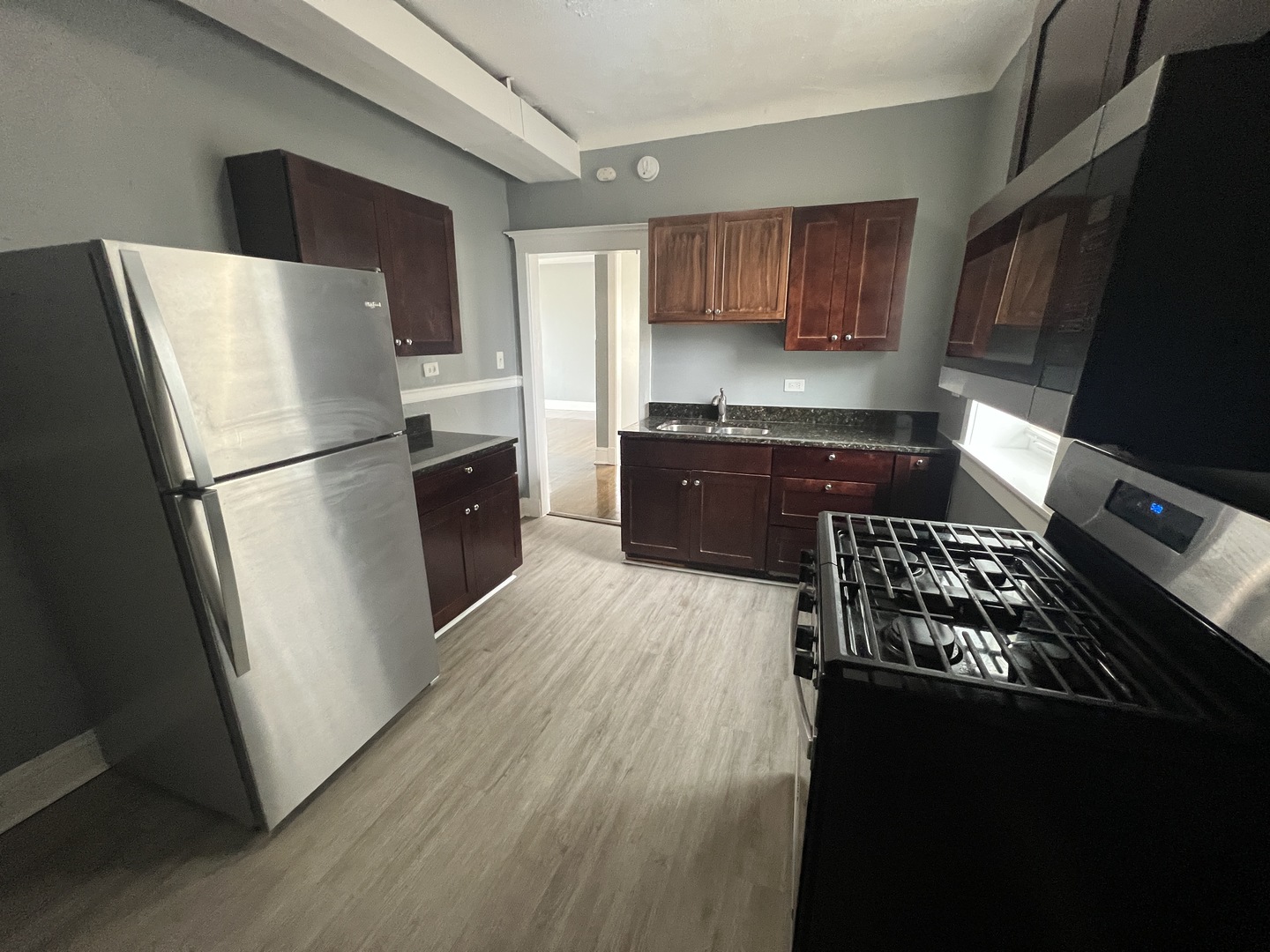 840 W 66th Street 3 Property Photo 6