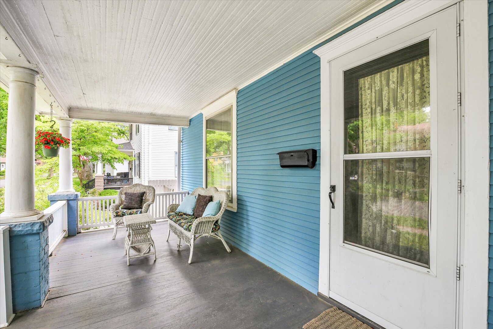 603 W Illinois Street Property Photo 7