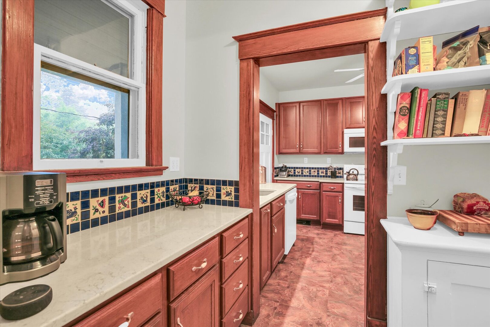 603 W Illinois Street Property Photo 17
