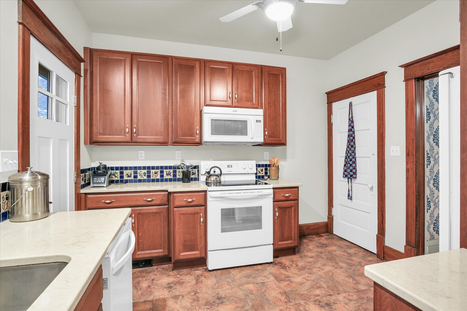 603 W Illinois Street Property Photo 19