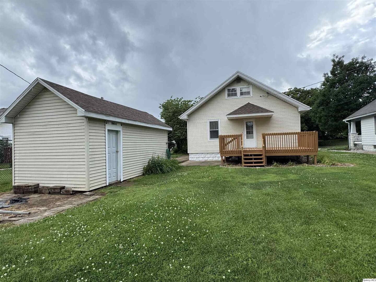 627 S 20th Property Photo 15