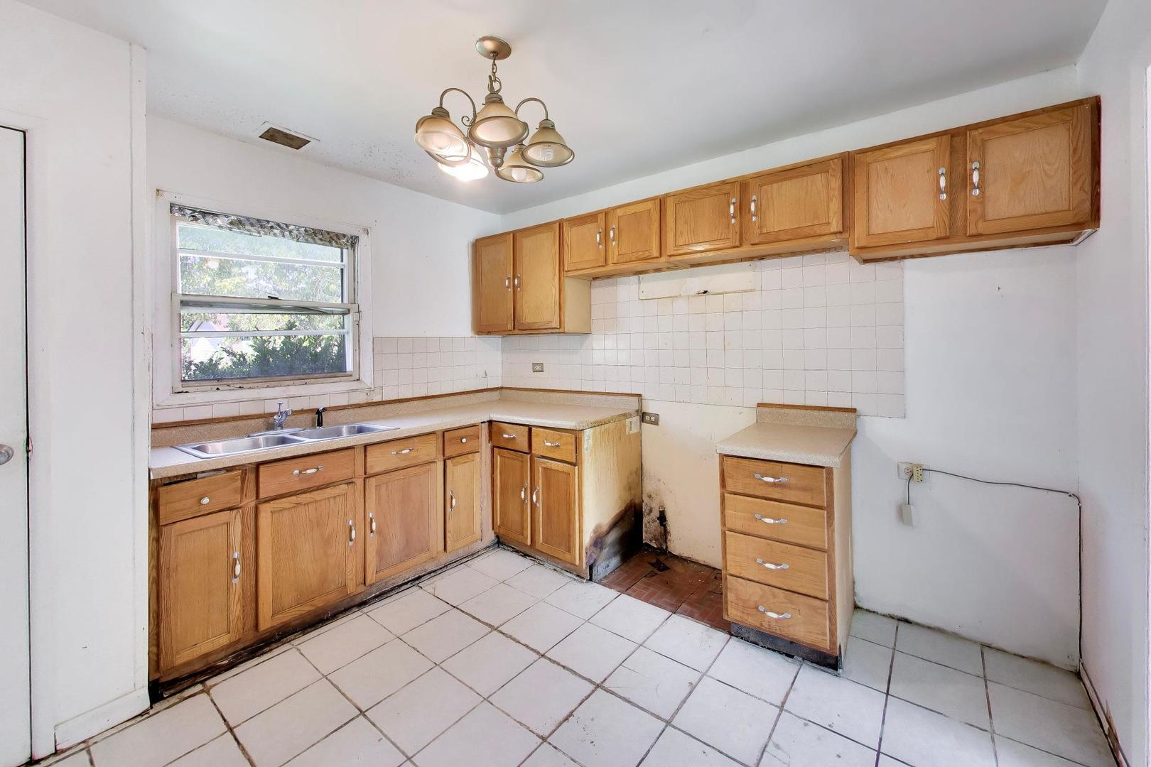17781 Harvard Lane Property Photo 9