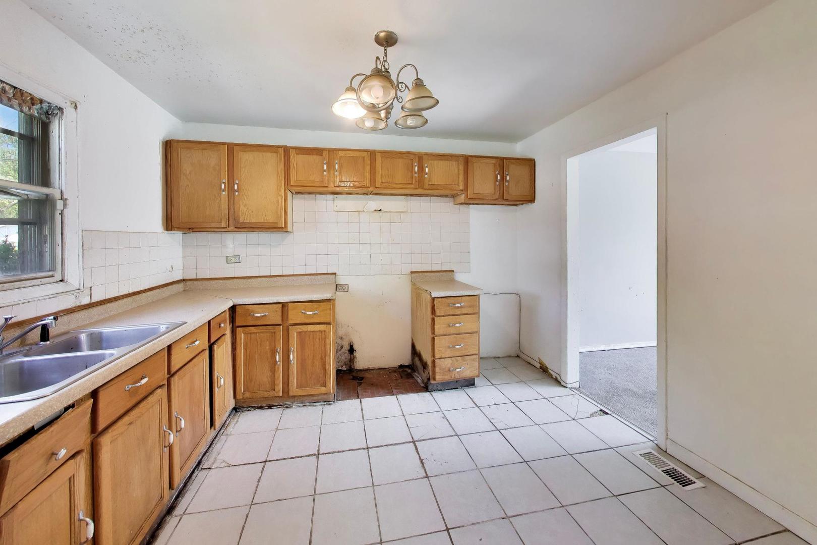 17781 Harvard Lane Property Photo 10