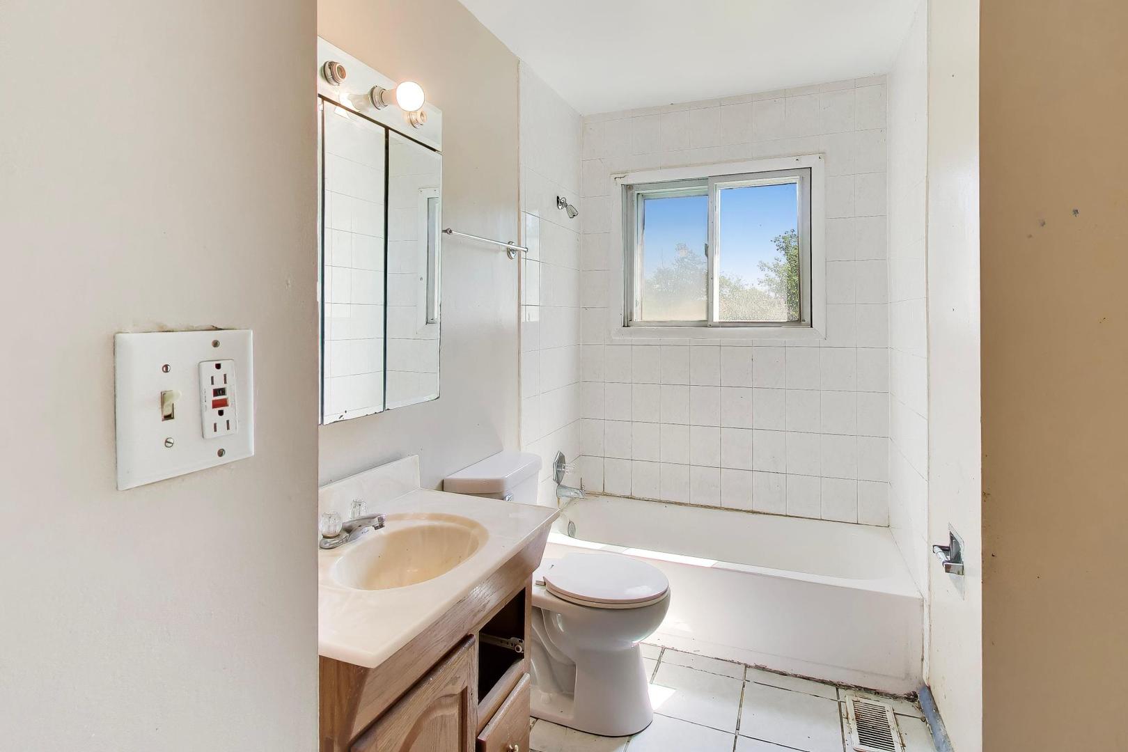 17781 Harvard Lane Property Photo 14