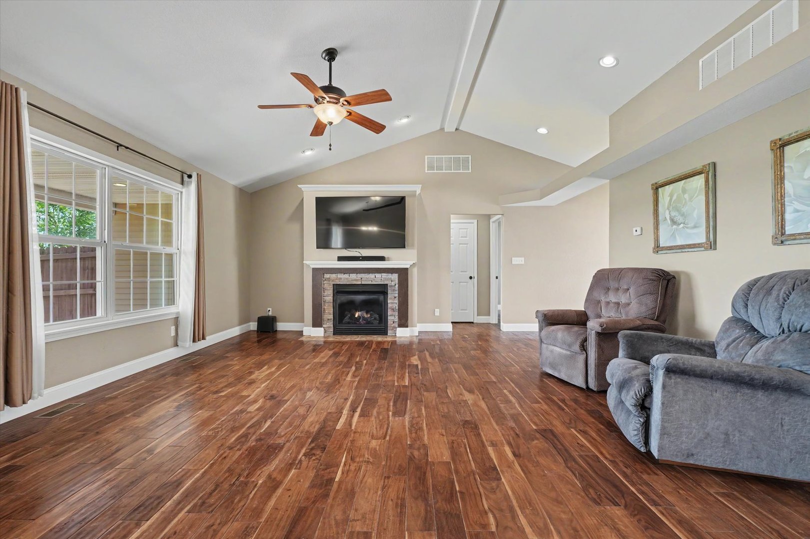 12672598 Property Photo 9