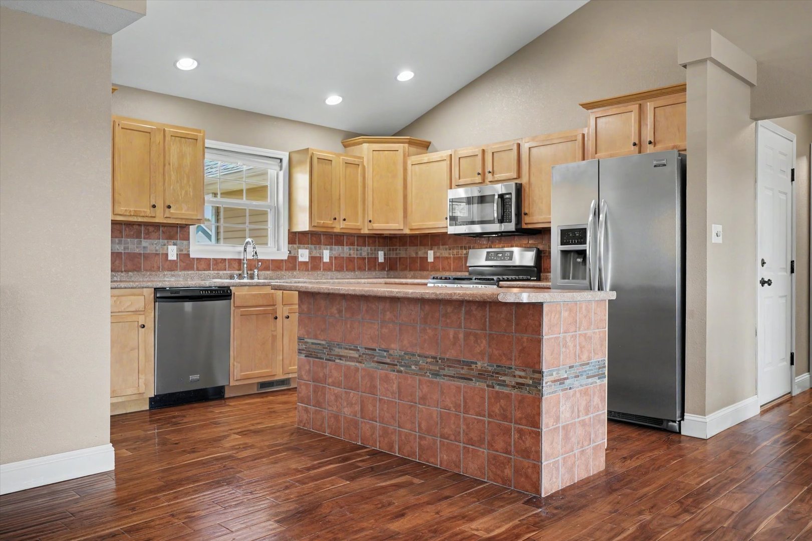 12672598 Property Photo 11