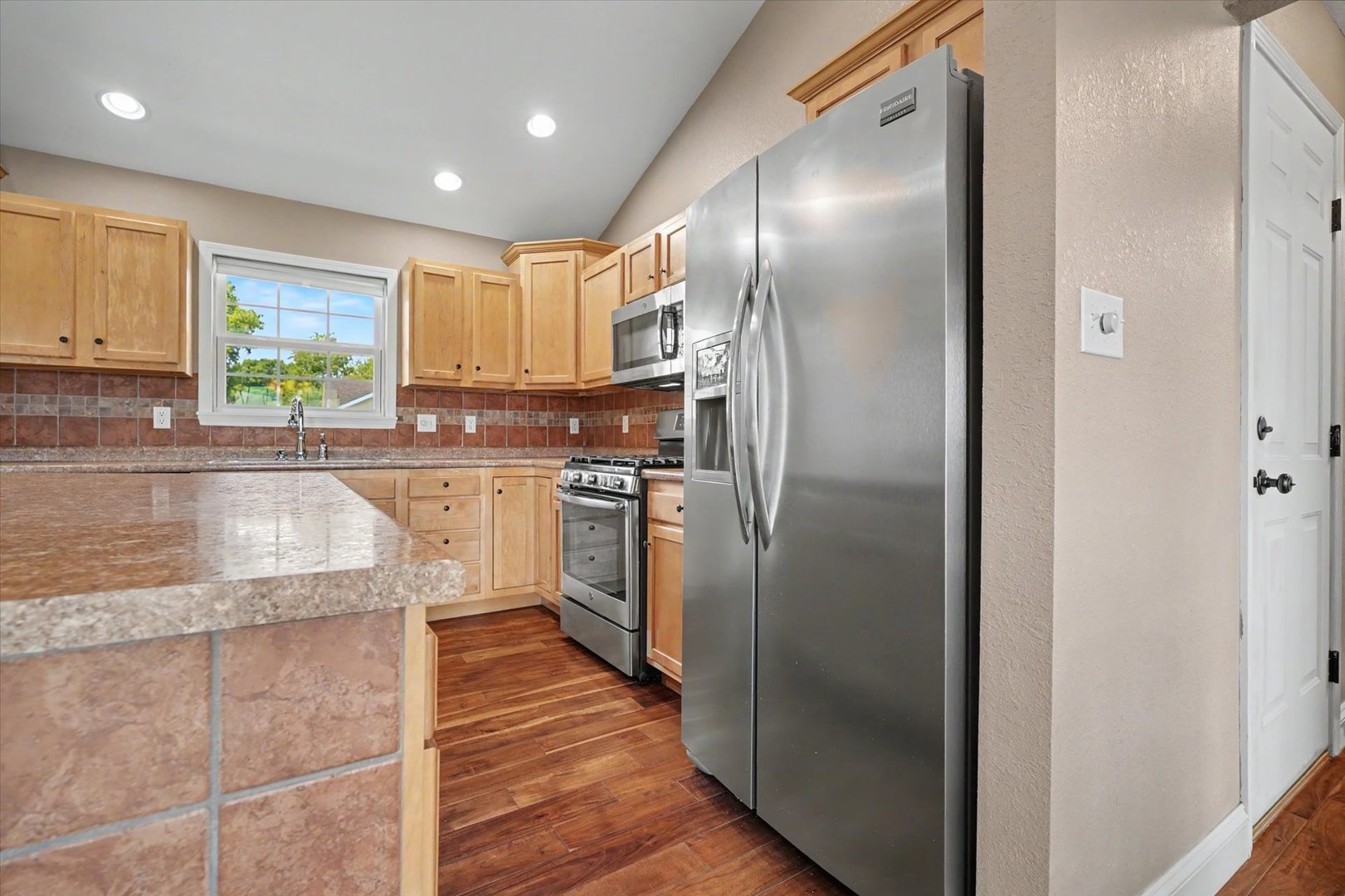 12672598 Property Photo 12