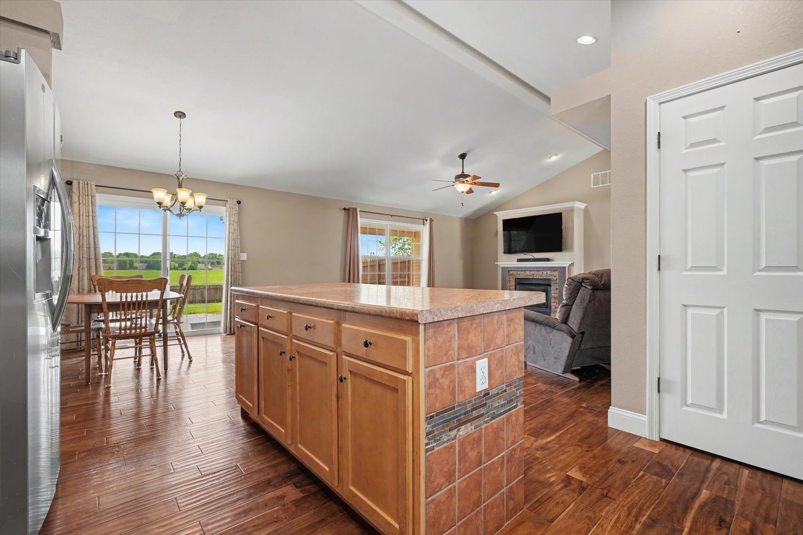 12672598 Property Photo 15