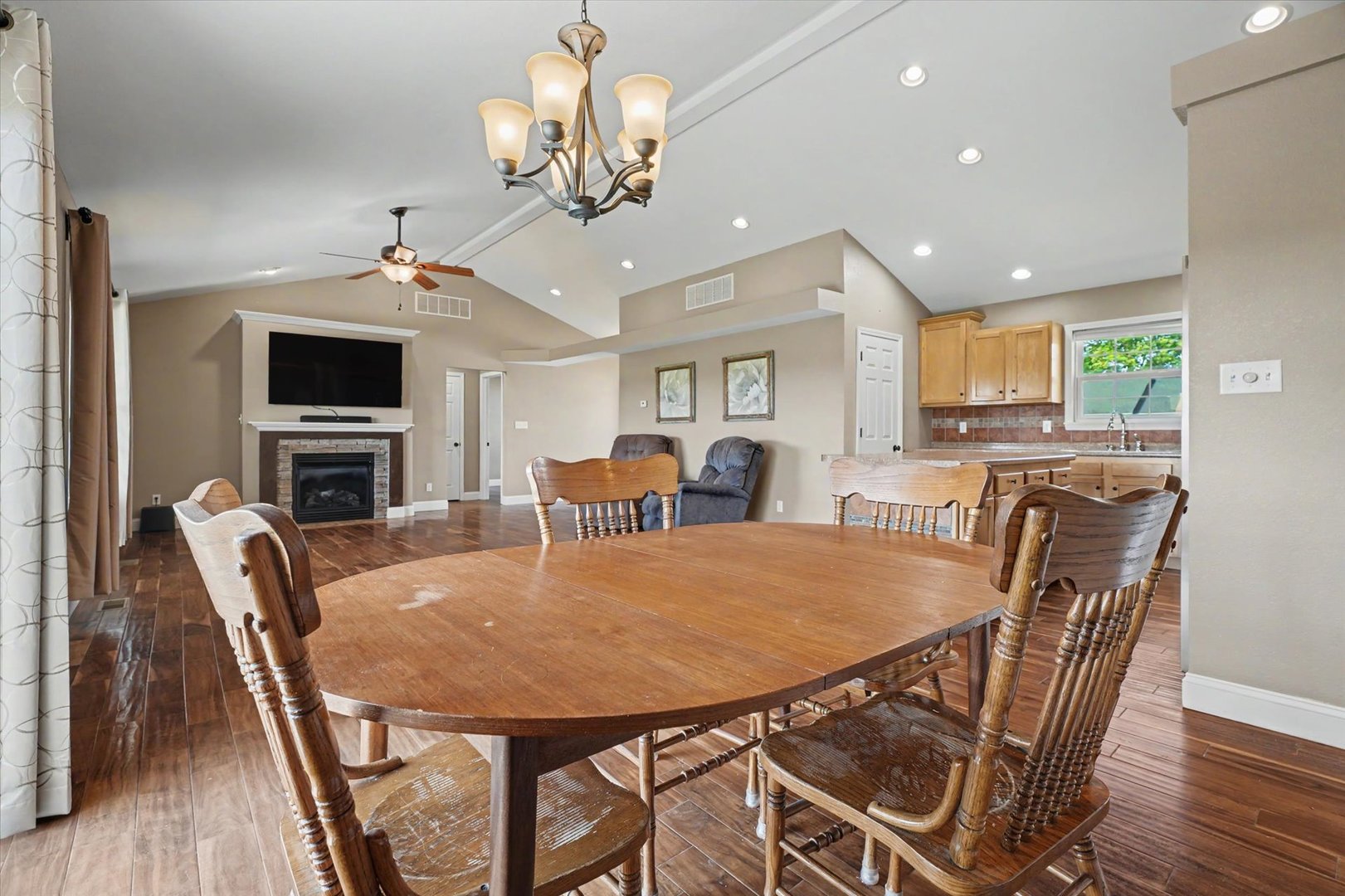 12672598 Property Photo 18