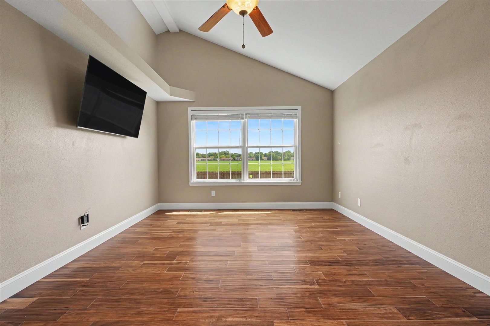 12672598 Property Photo 23