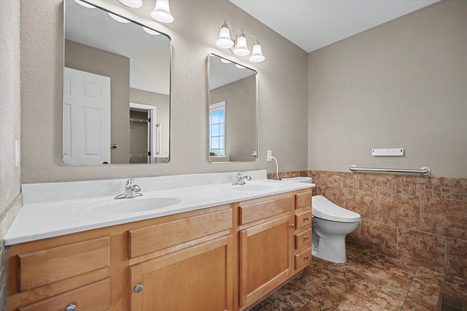12672598 Property Photo 25