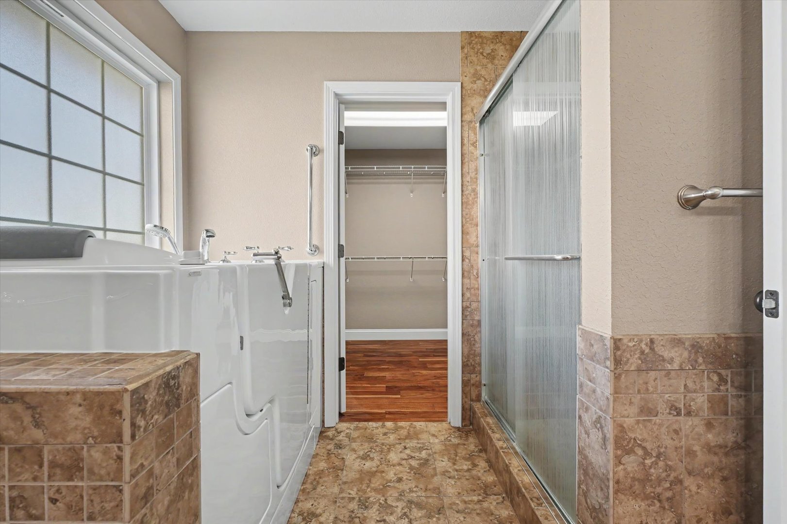 12672598 Property Photo 26