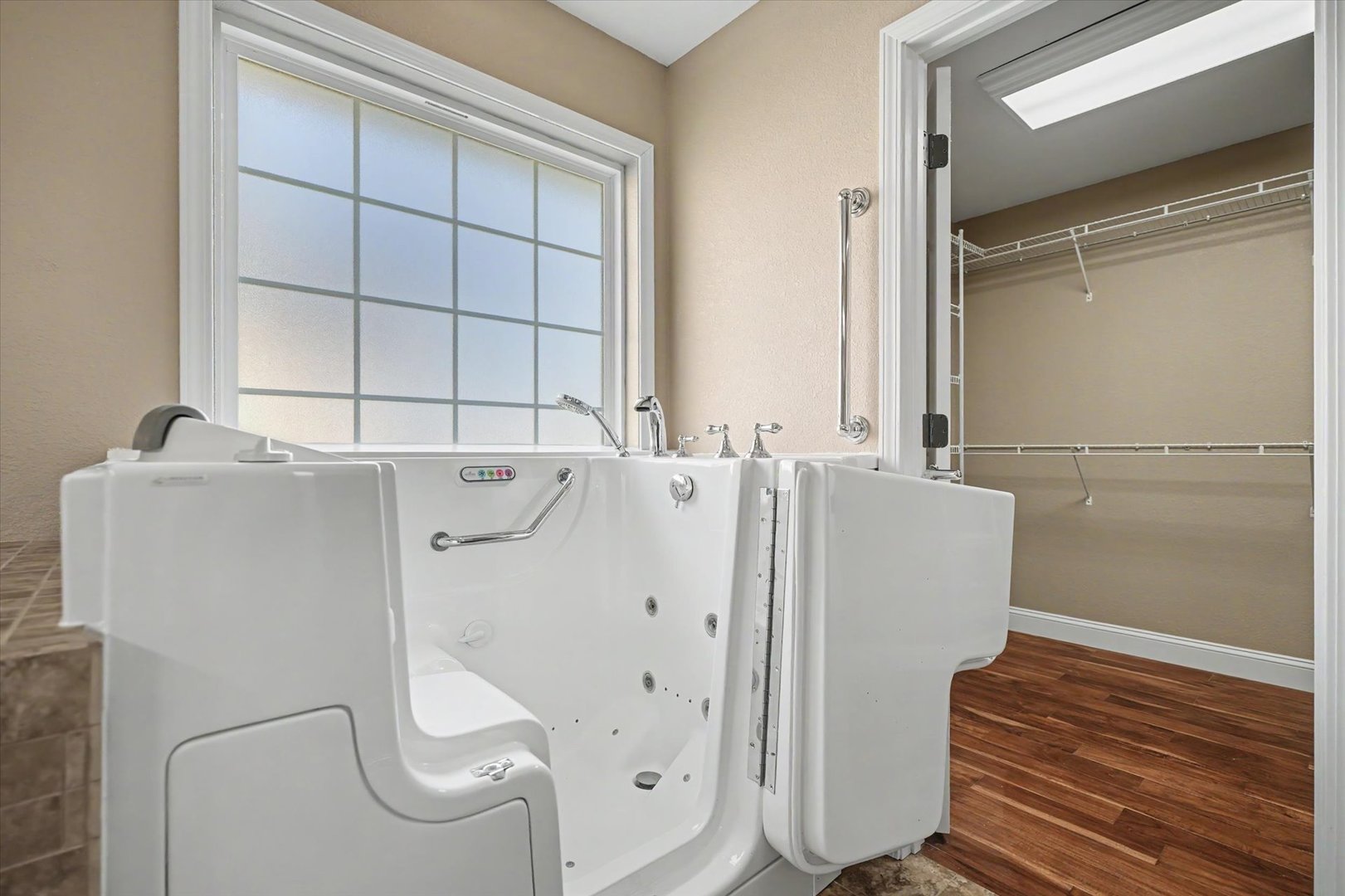 12672598 Property Photo 27