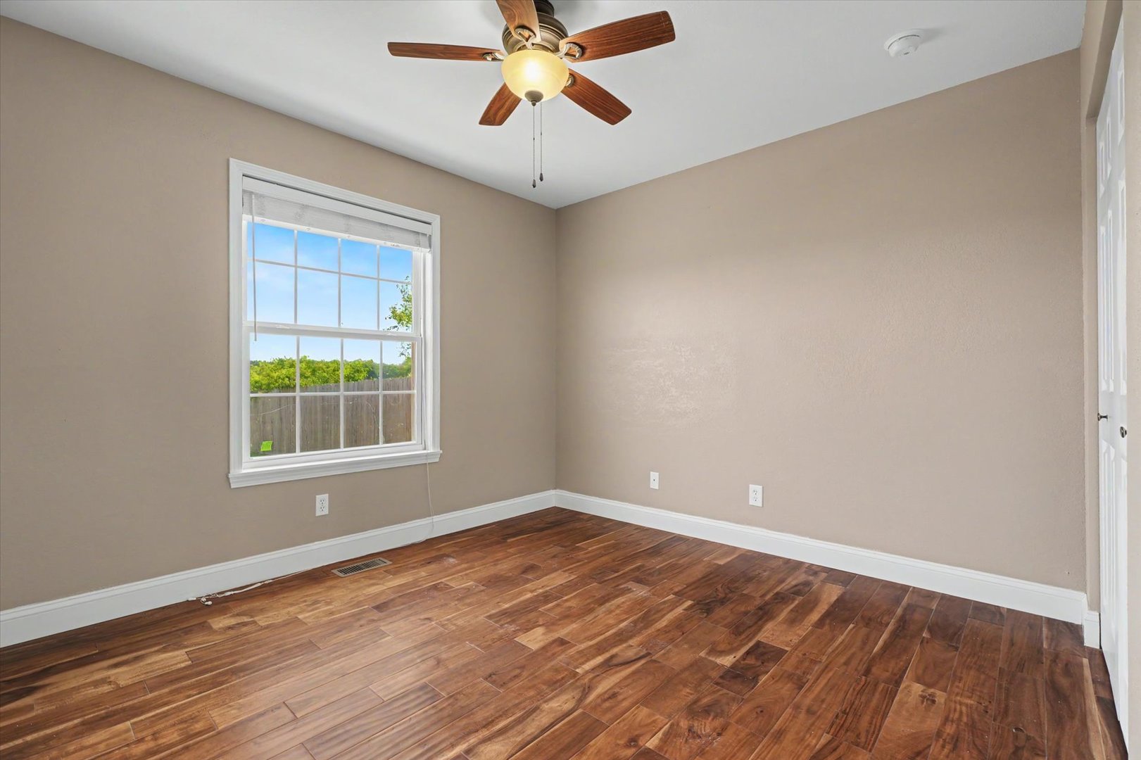12672598 Property Photo 32