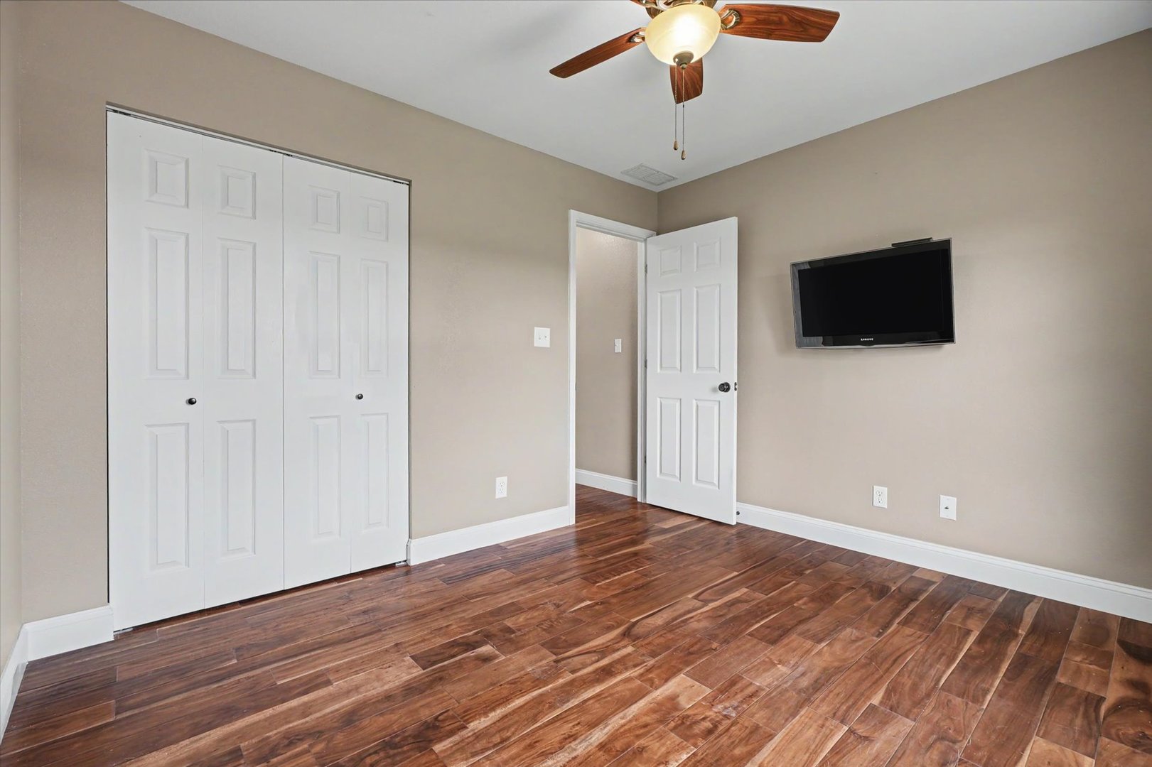 12672598 Property Photo 33