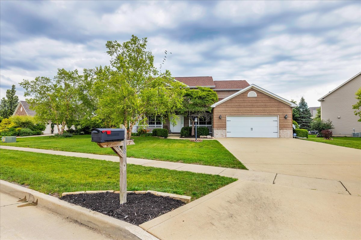 1618 English Oak Drive Property Photo 1