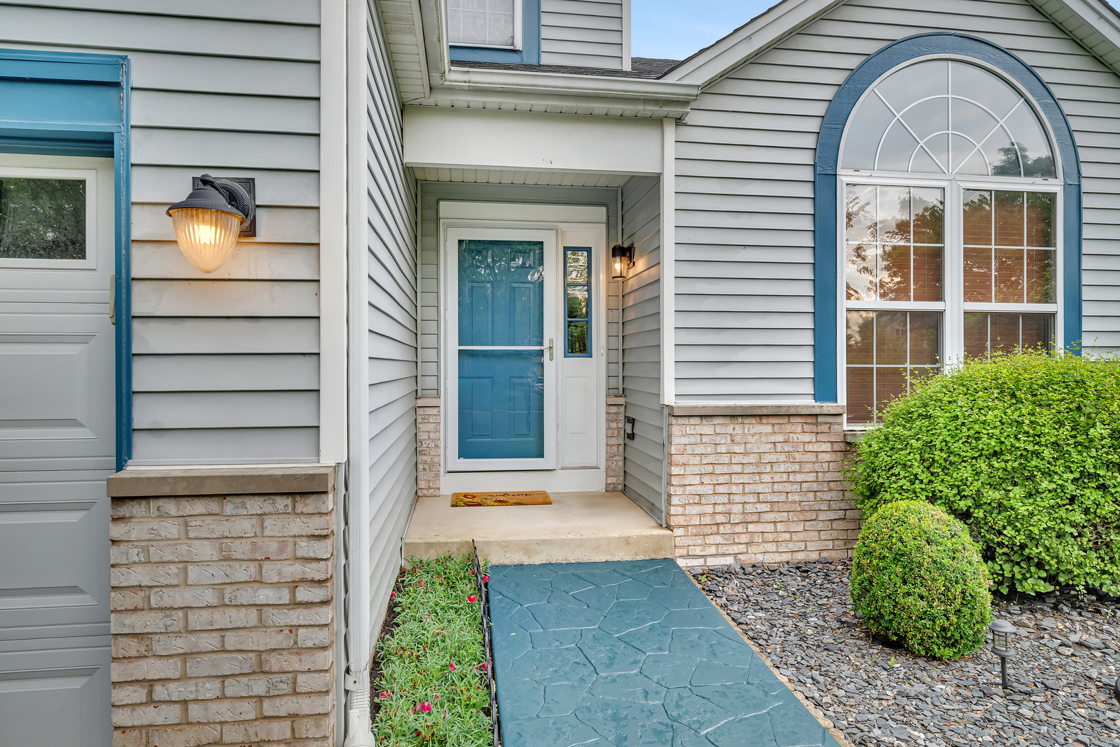1915 Somerset Court Property Photo 3