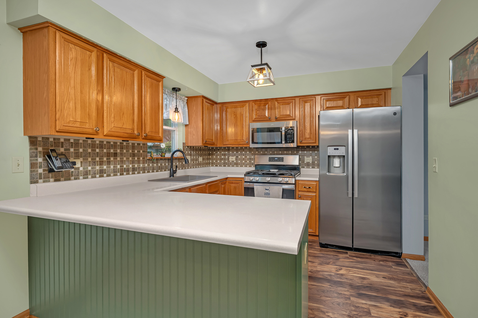 1915 Somerset Court Property Photo 9