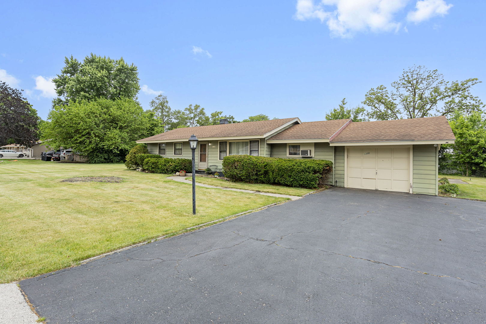 1350 63rd Place Property Photo 3
