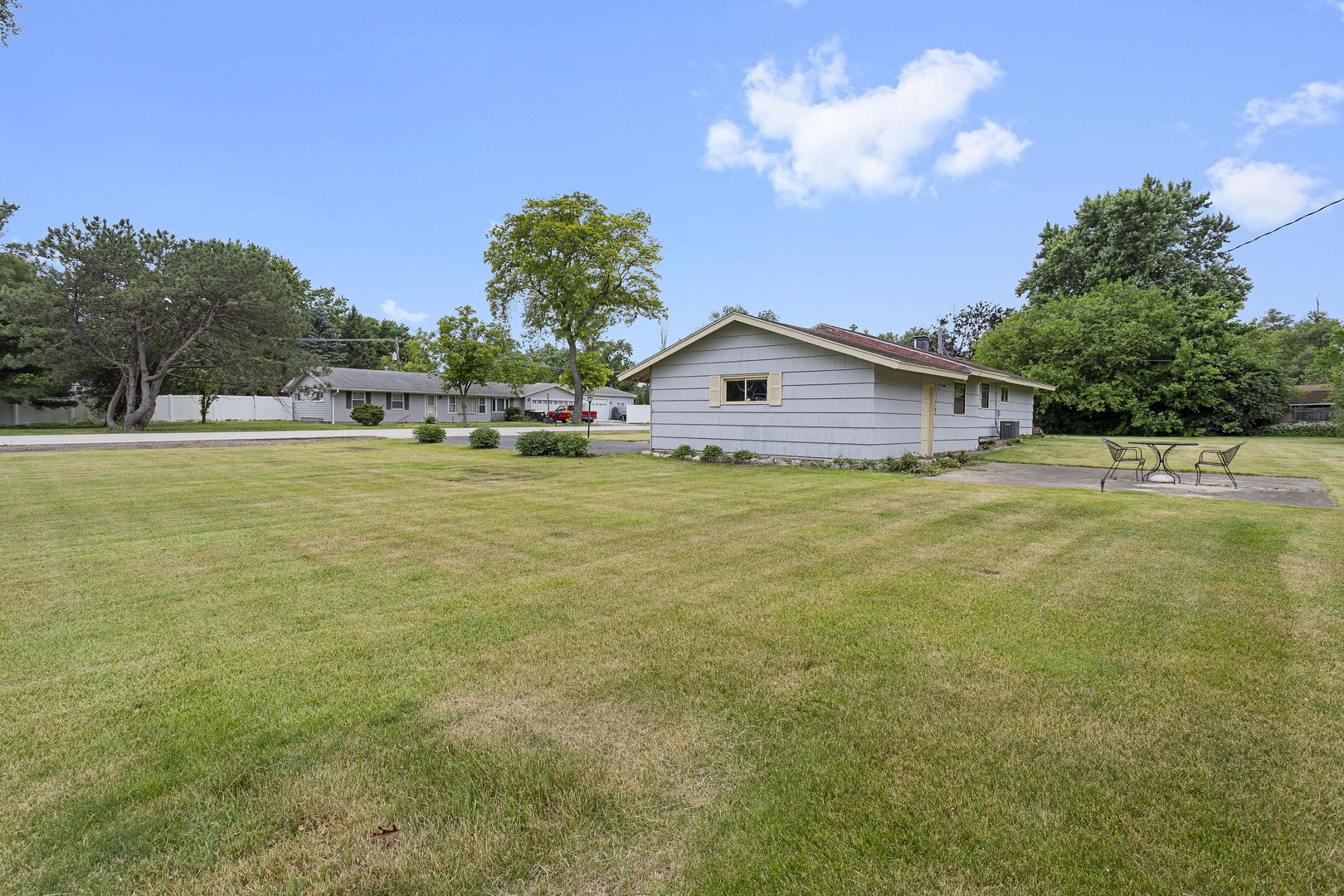 1350 63rd Place Property Photo 5