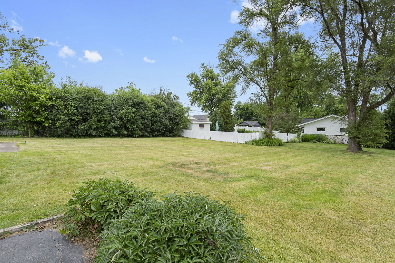 1350 63rd Place Property Photo 6