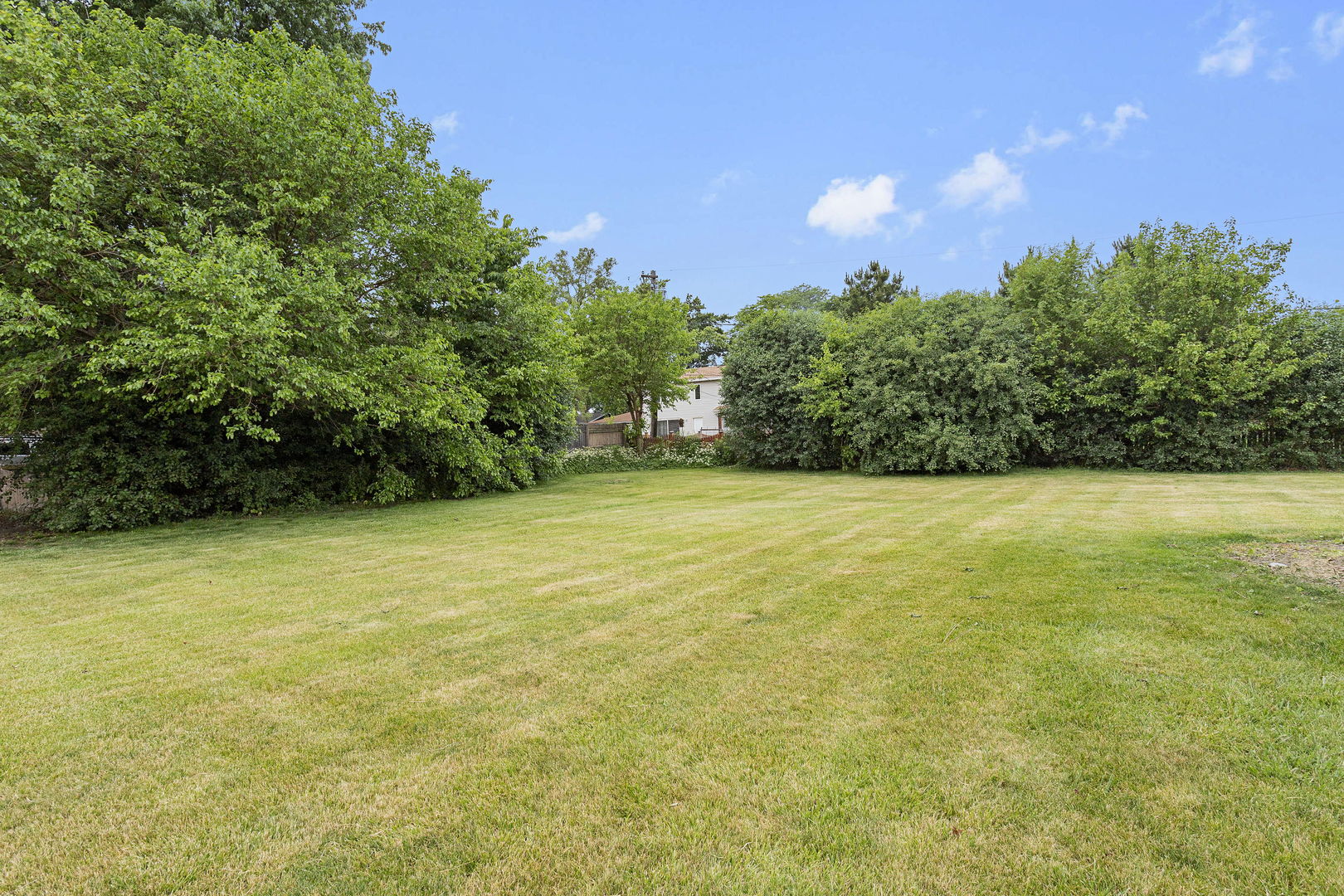1350 63rd Place Property Photo 8