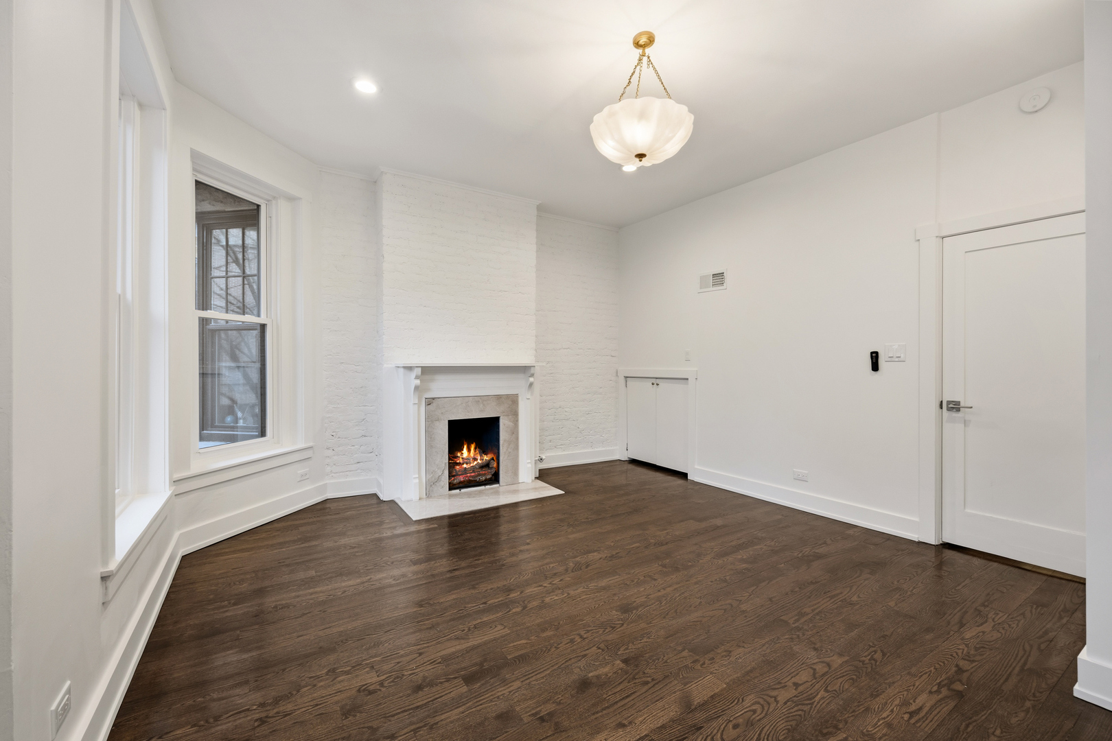 2107 N Clark Street Property Photo 14