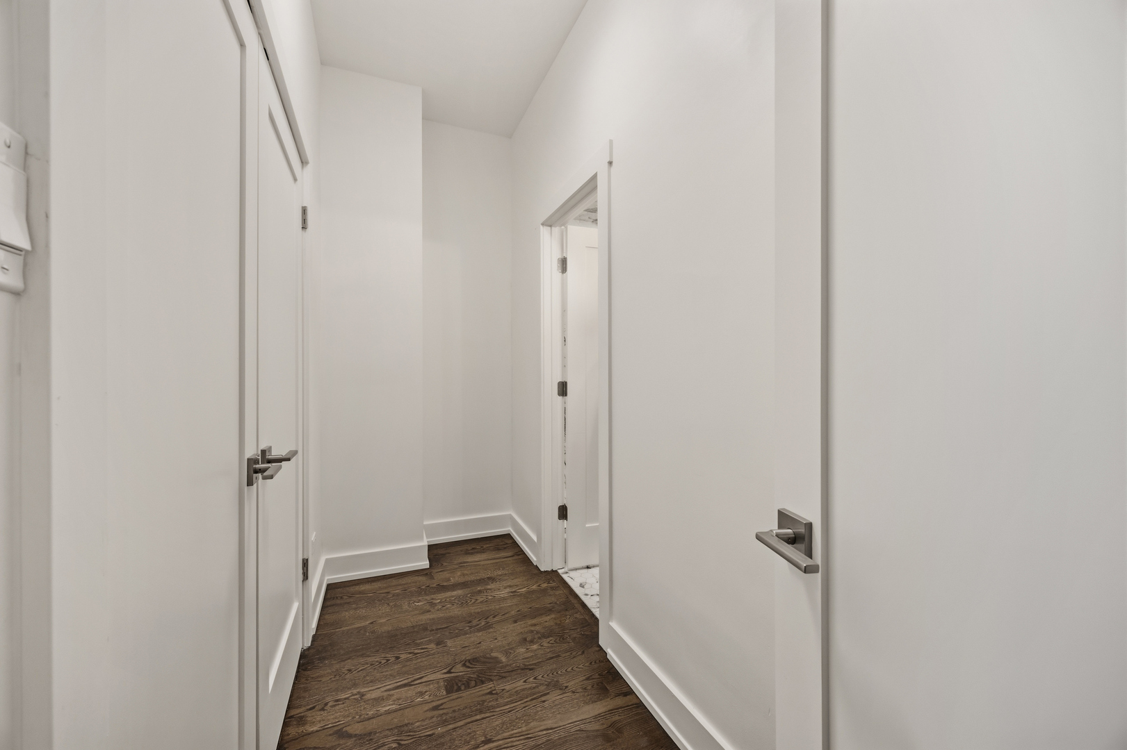 2107 N Clark Street Property Photo 21