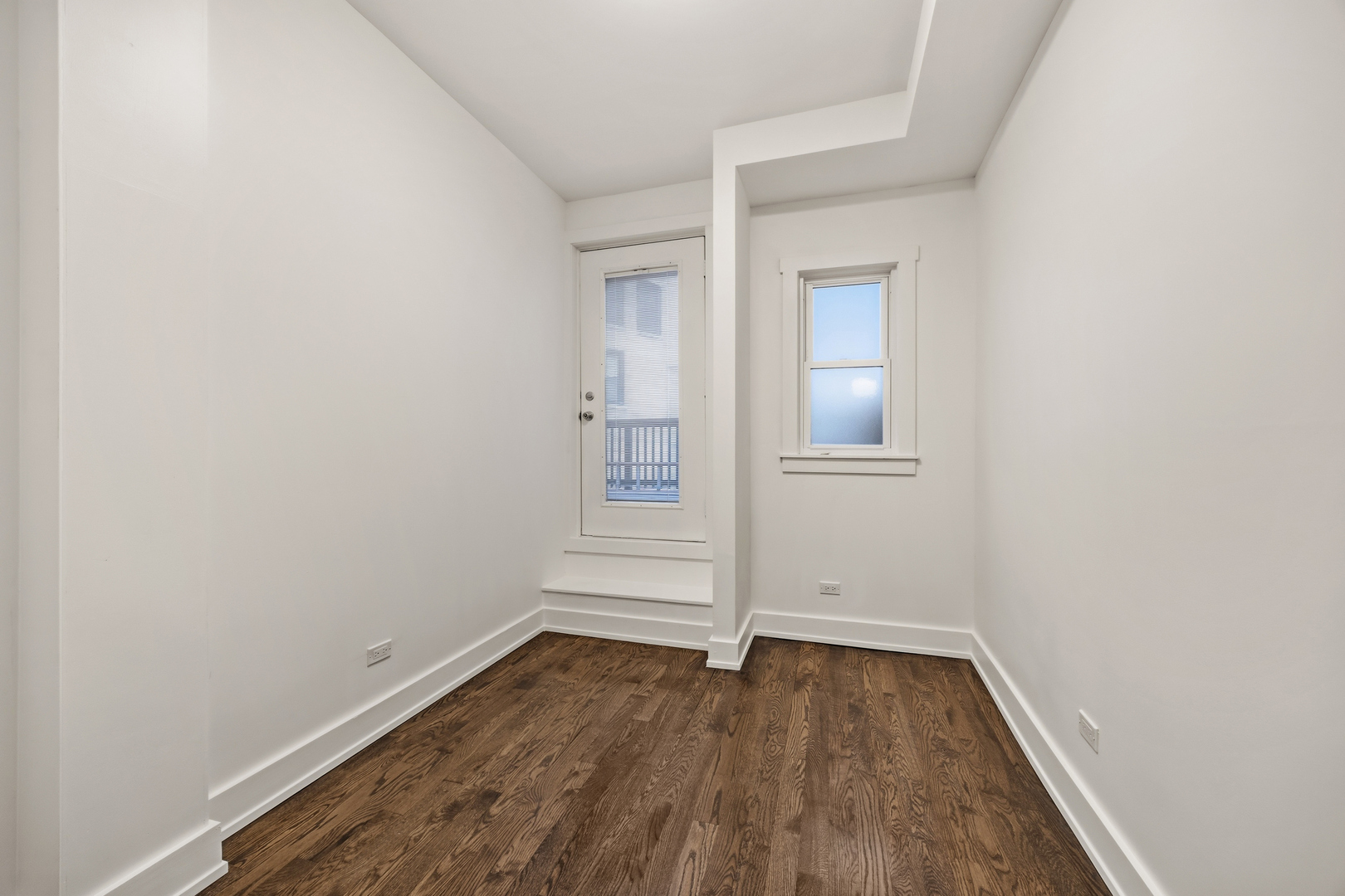 2107 N Clark Street Property Photo 23