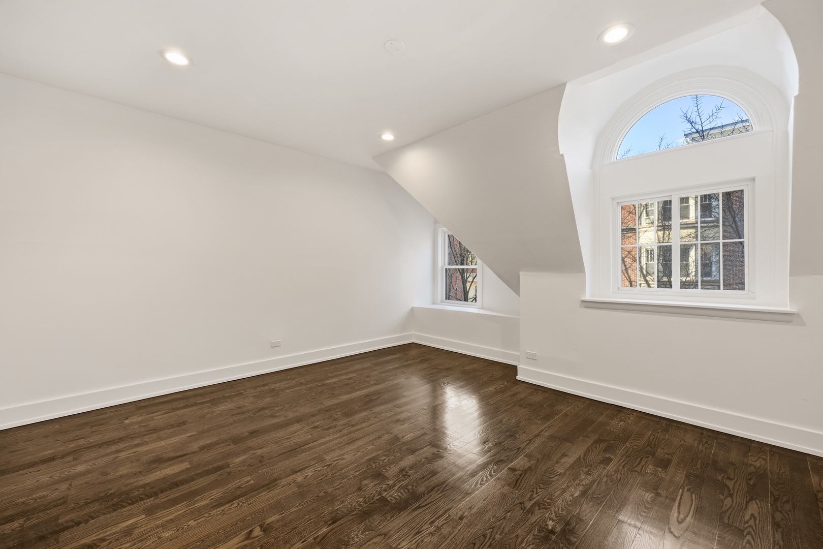 2107 N Clark Street Property Photo 28