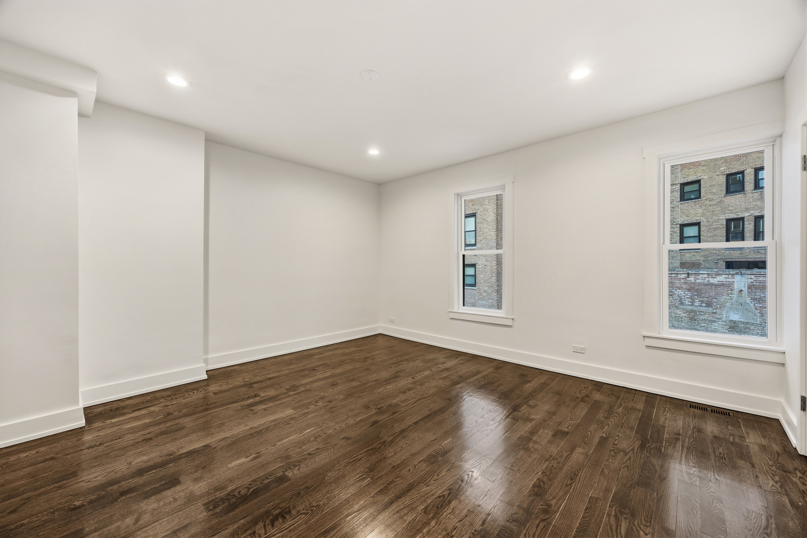 2107 N Clark Street Property Photo 30