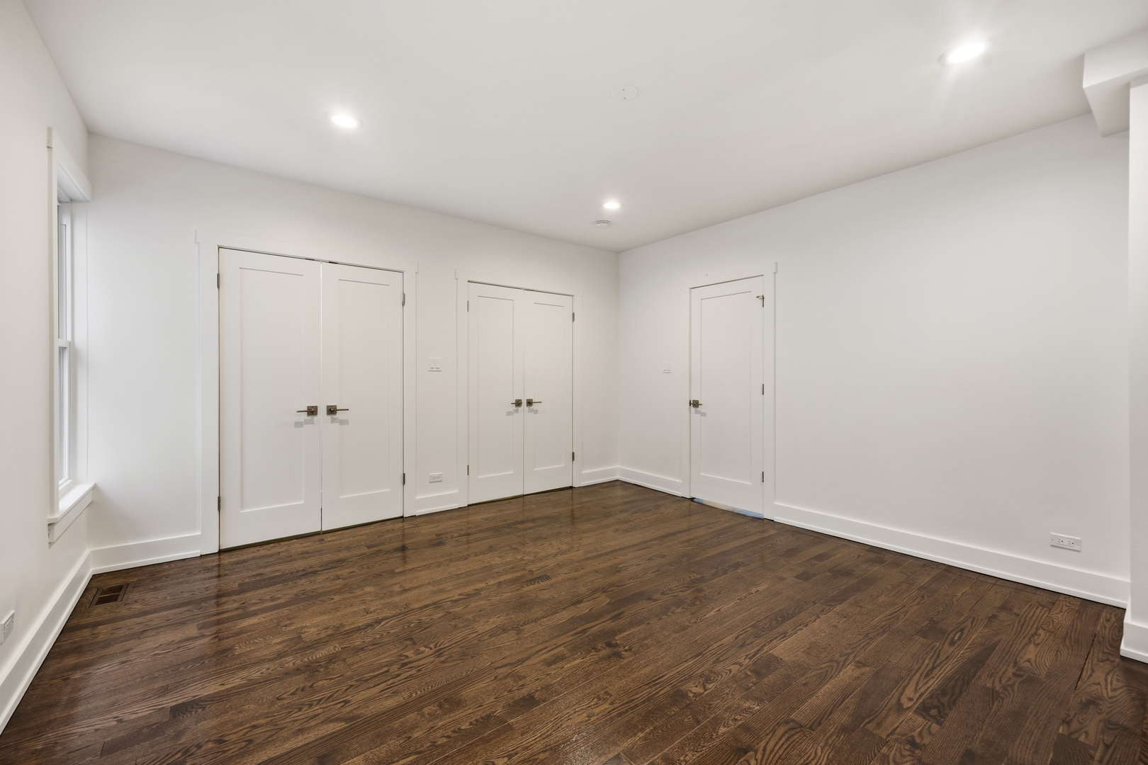 2107 N Clark Street Property Photo 31