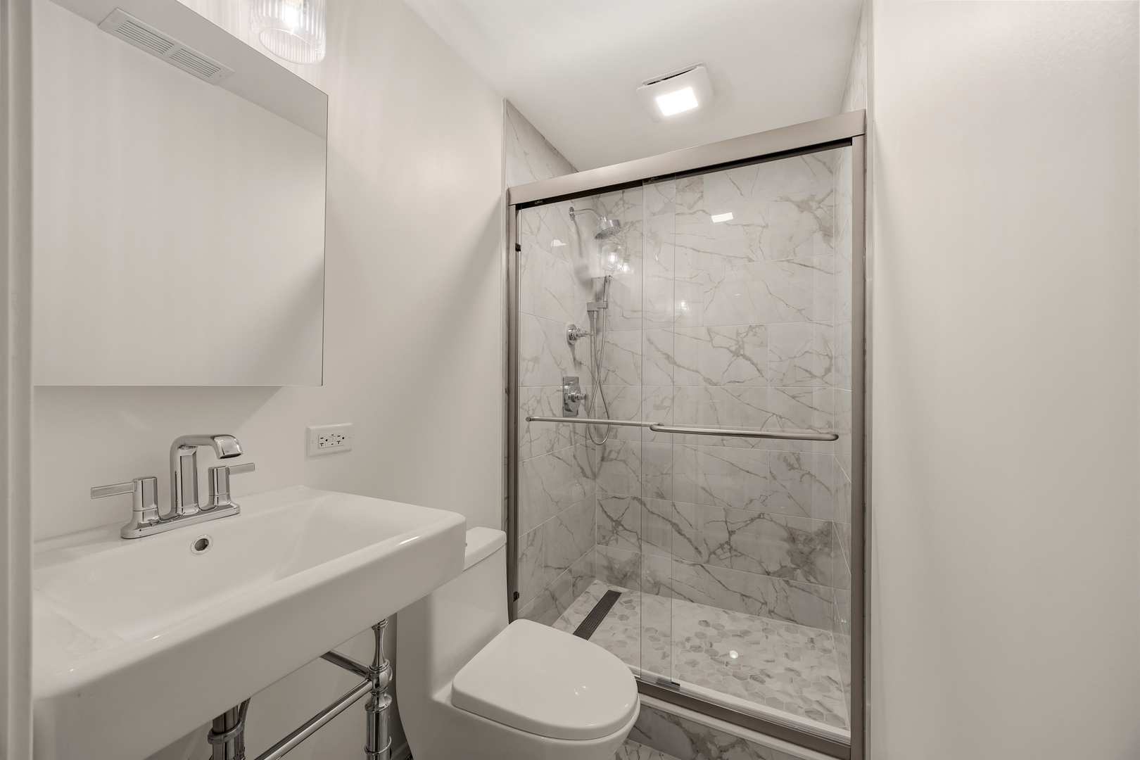 2107 N Clark Street Property Photo 34