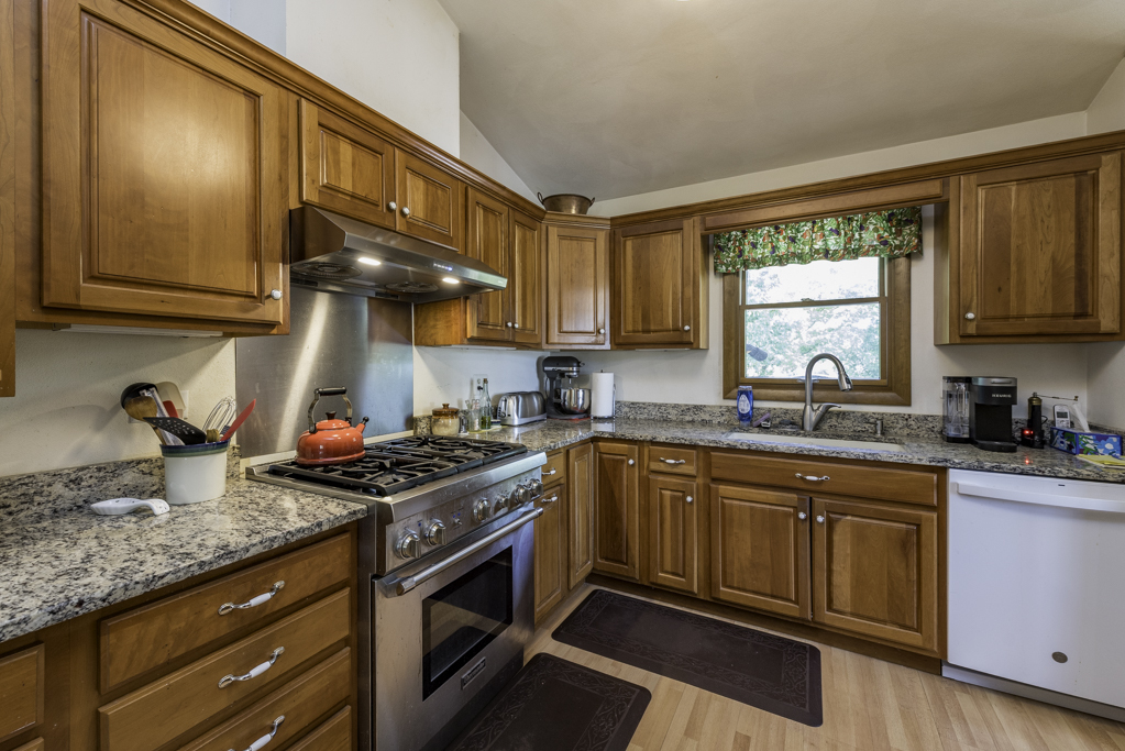 12674 W Crescent Avenue Property Photo 10