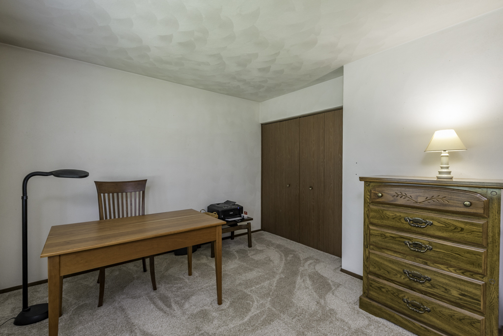 12674 W Crescent Avenue Property Photo 16