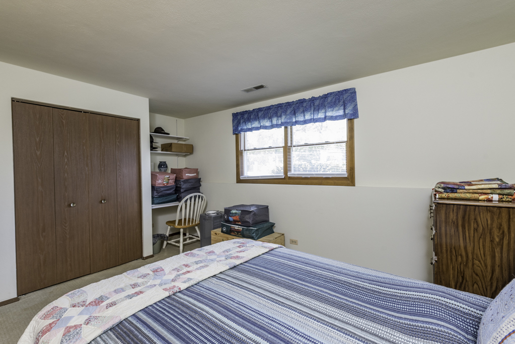 12674 W Crescent Avenue Property Photo 18
