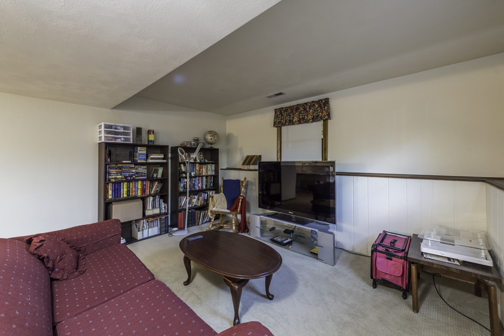 12674 W Crescent Avenue Property Photo 22