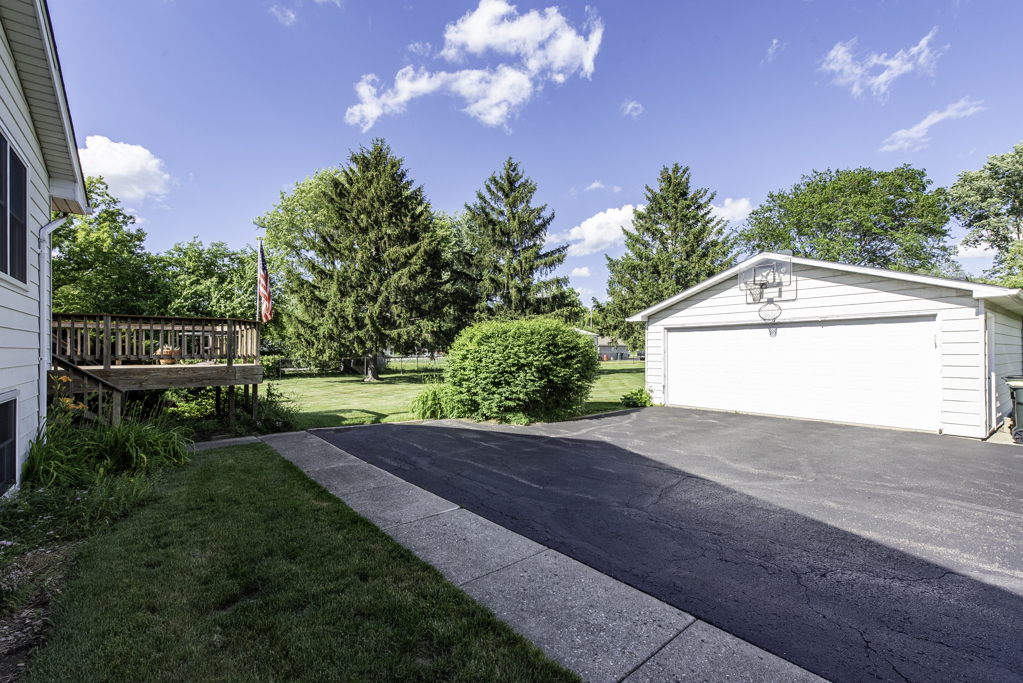 12674 W Crescent Avenue Property Photo 27