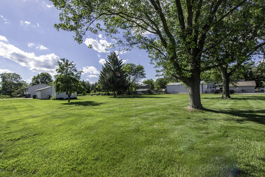12674 W Crescent Avenue Property Photo 28